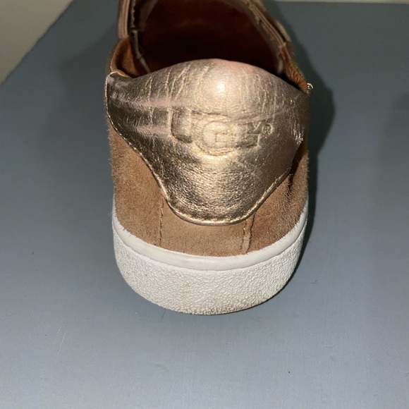 UGG flats - Picture 5 of 7